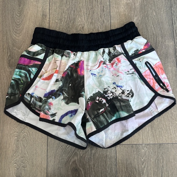 Lululemon Tracker Short III *4-way Stretch - Picture 5 of 8